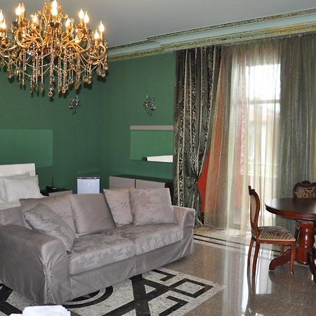 Hotel Amber Μπατούμι Εξωτερικό φωτογραφία