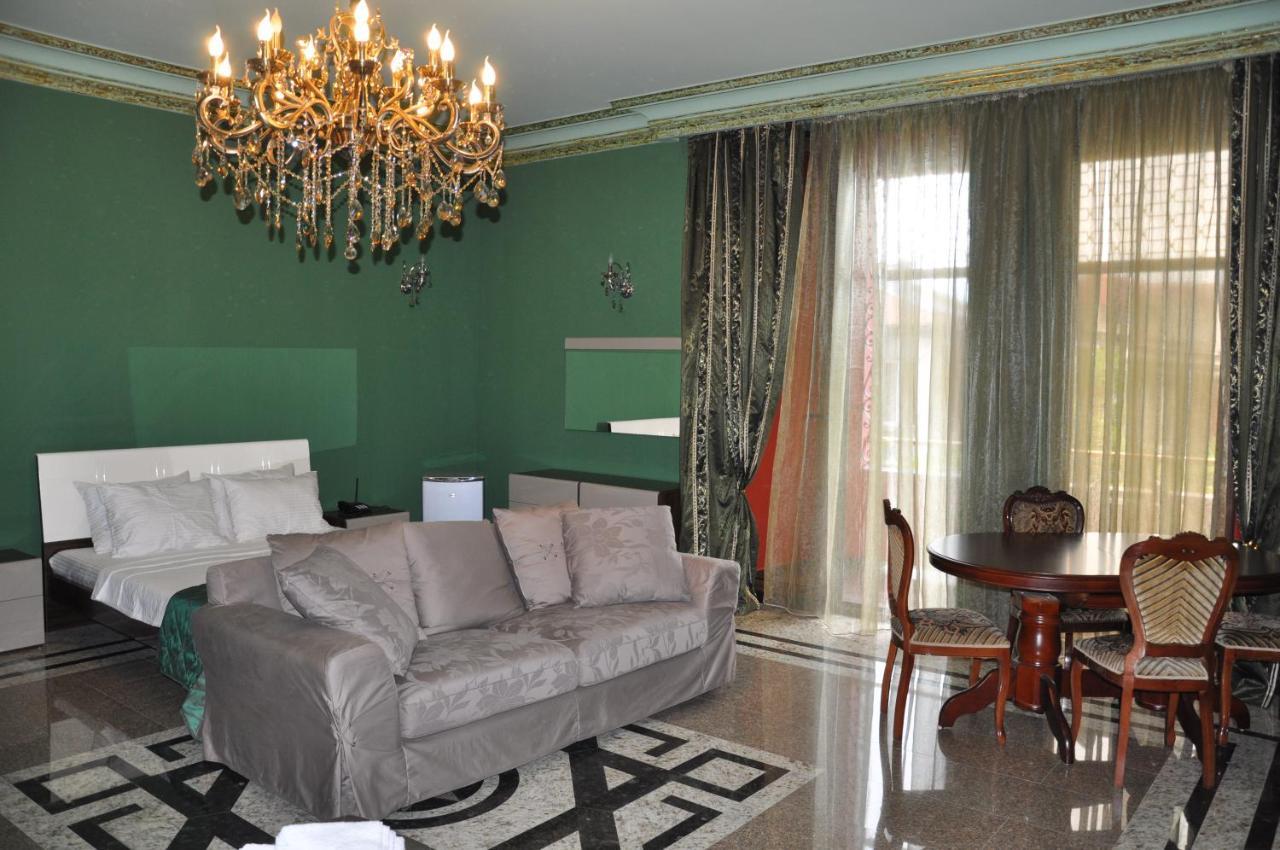 Hotel Amber Μπατούμι Εξωτερικό φωτογραφία