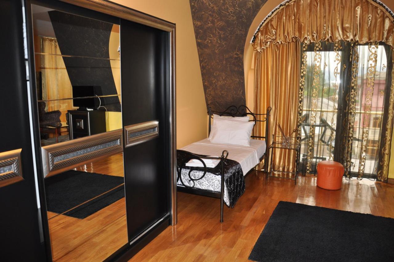 Hotel Amber Μπατούμι Εξωτερικό φωτογραφία