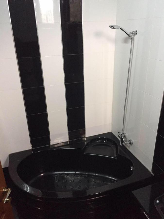 Hotel Amber Μπατούμι Εξωτερικό φωτογραφία