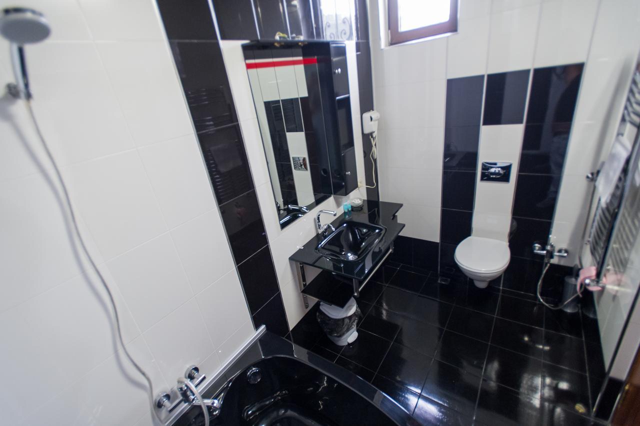 Hotel Amber Μπατούμι Εξωτερικό φωτογραφία